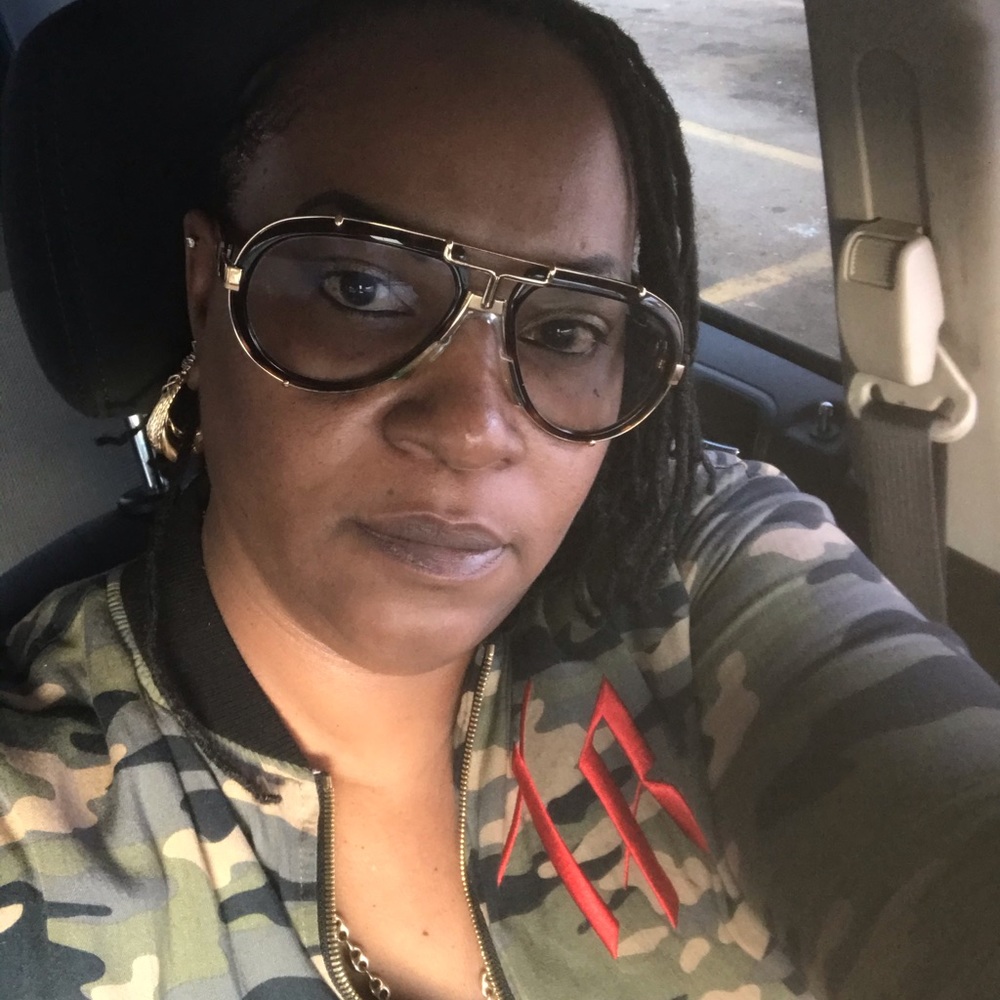 Meet your Posher, Tonya